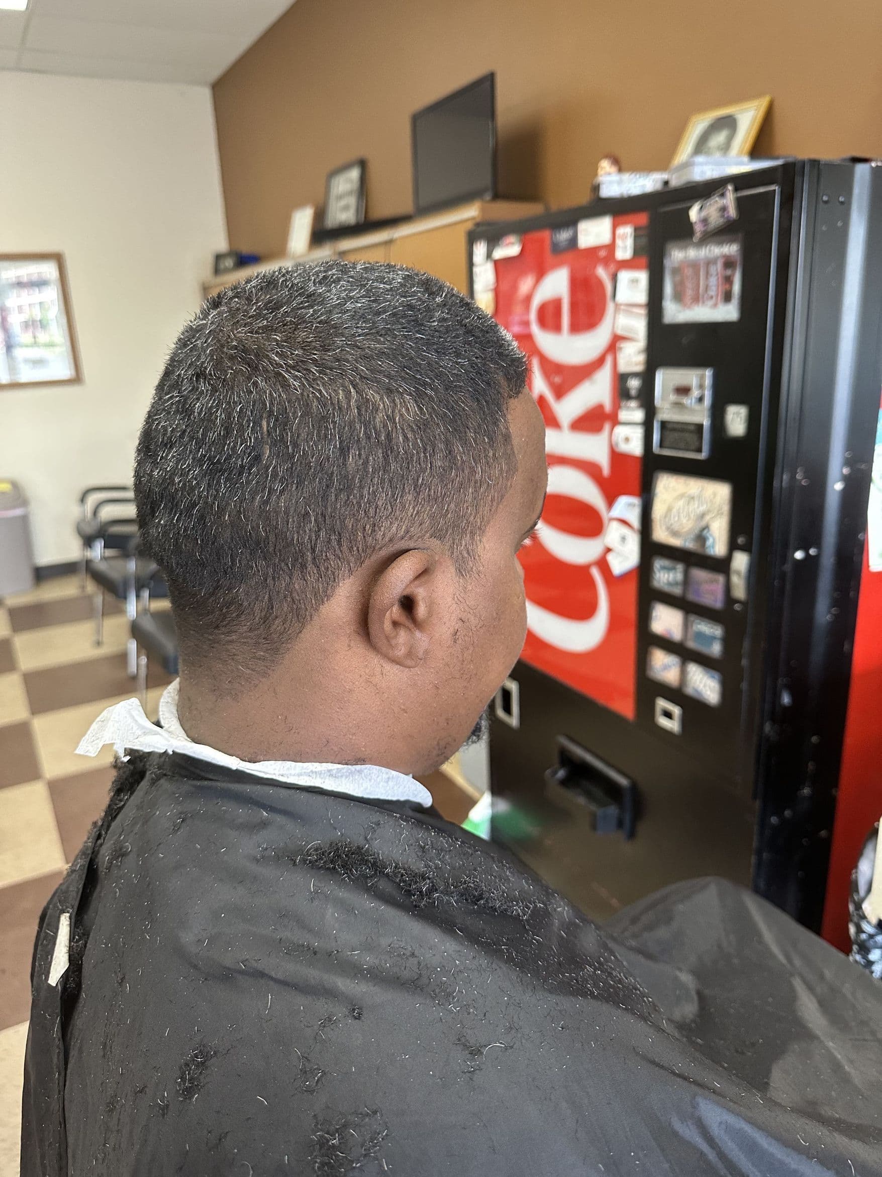 Side profile of a short tapered cut